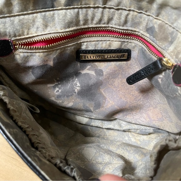 Elliott Lucca black leather crossbody bag - Picture 5 of 12